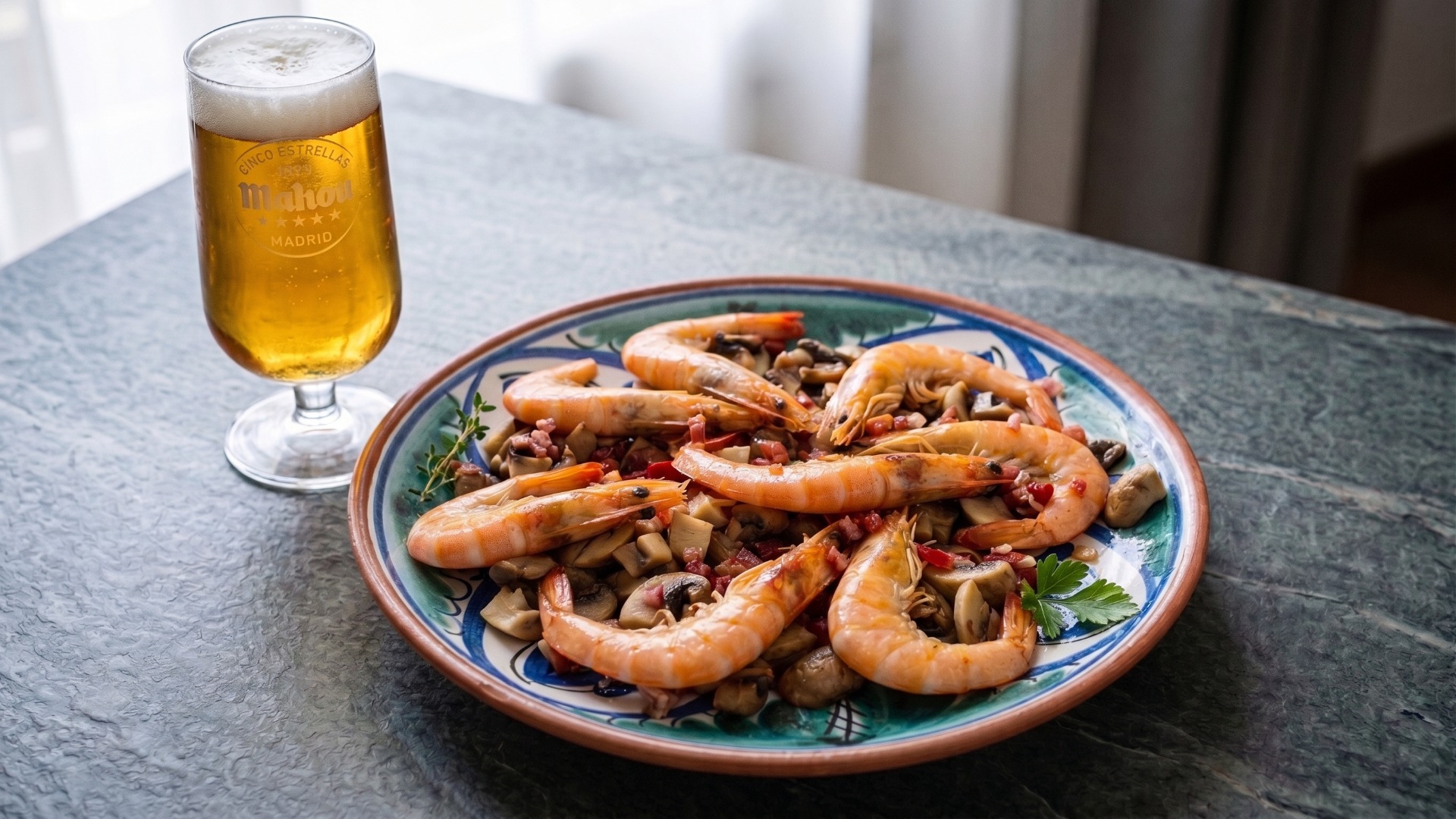 Champiñones y langostinos al jerez